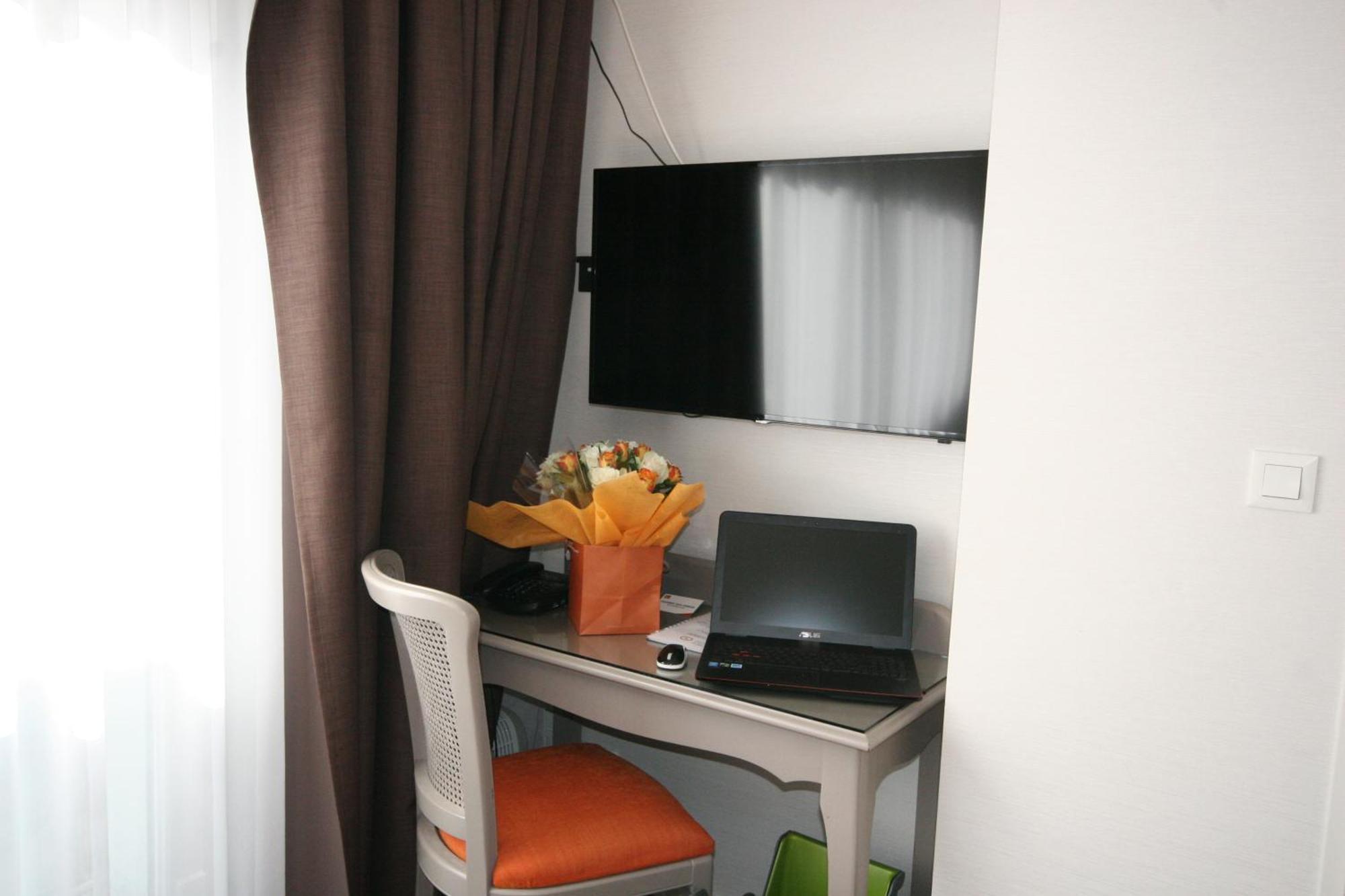 Hotel De La Gare Troyes Centre ภายนอก รูปภาพ