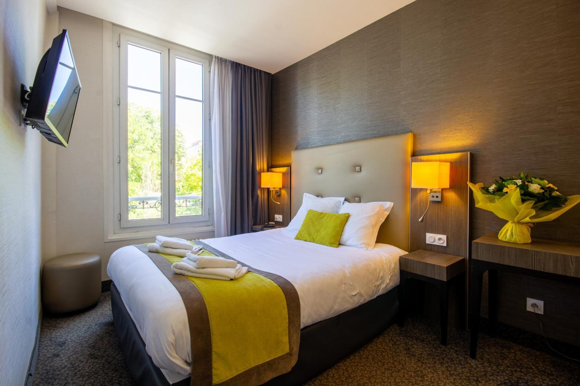 Hotel De La Gare Troyes Centre ภายนอก รูปภาพ