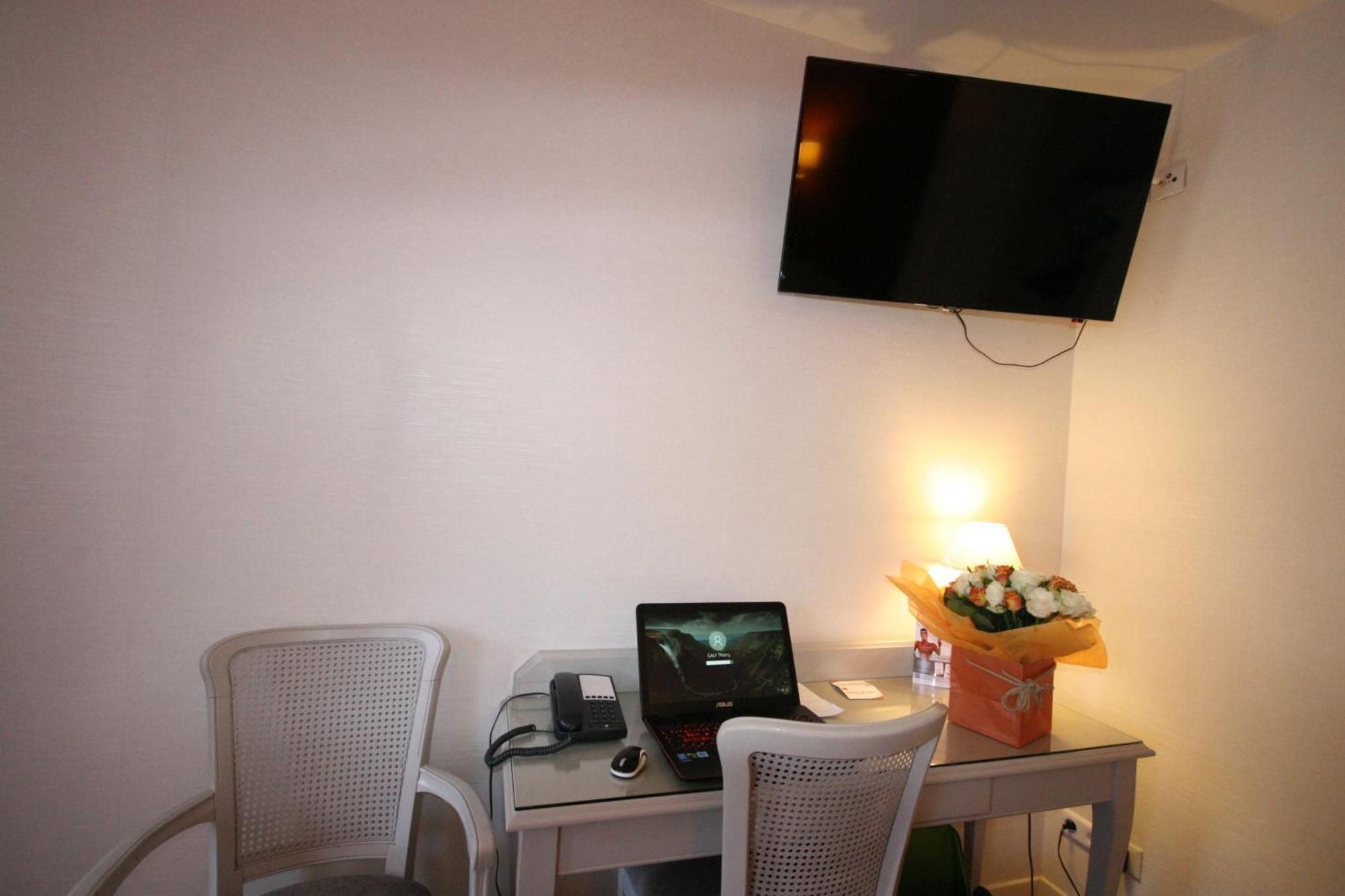 Hotel De La Gare Troyes Centre ภายนอก รูปภาพ